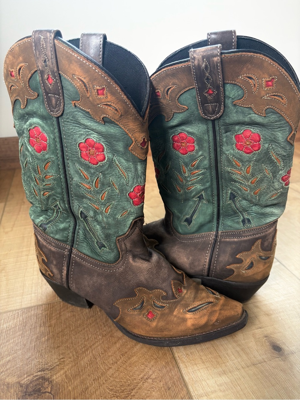 Women's Leather Laredo Western Coastal Cowgirl Floral Miss Kate Boots. Size 8.5
